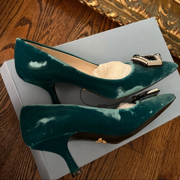 Green velvet Prada heels - Picture 4 of 7